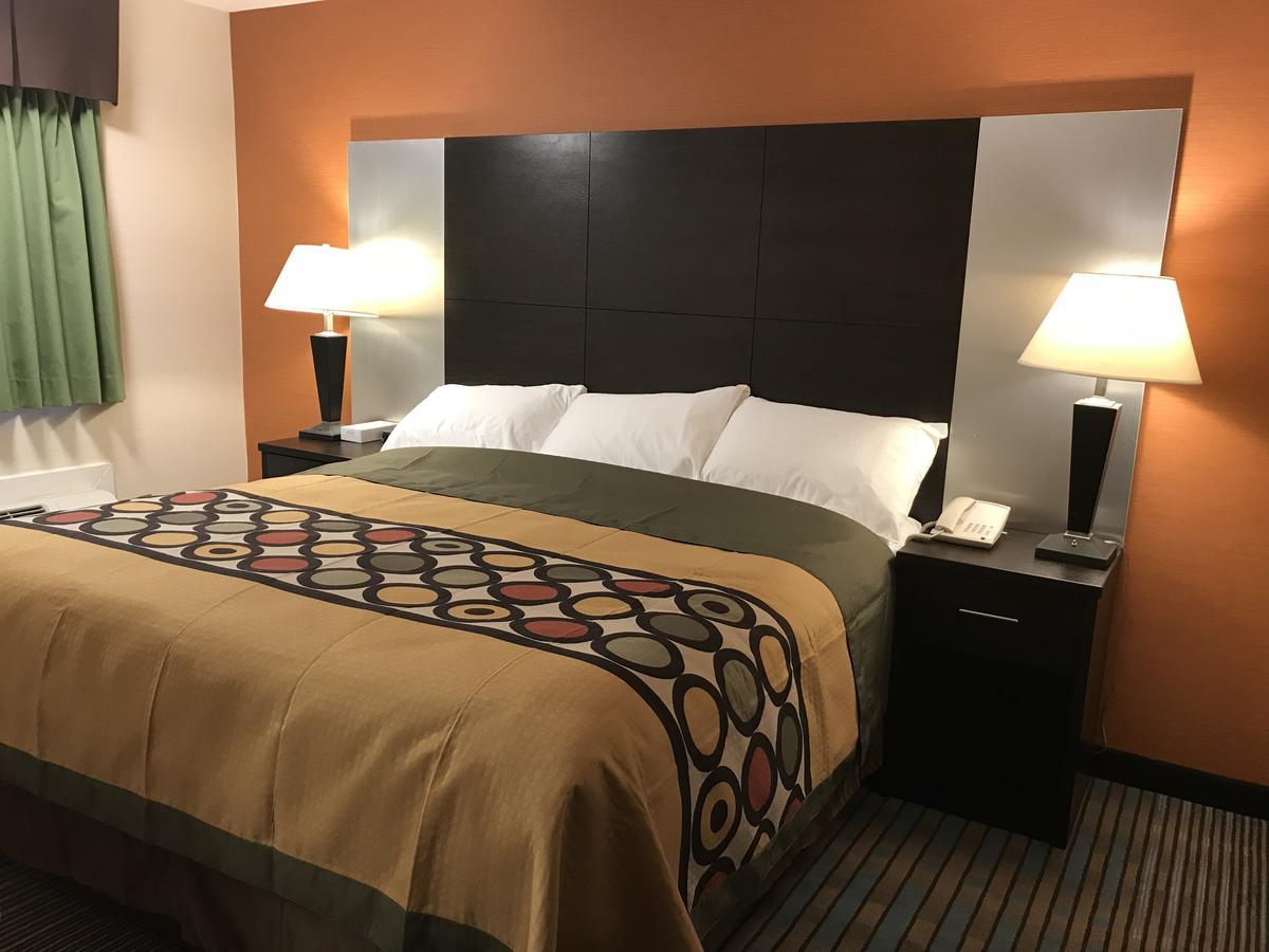 Bay Hill Inns & Suites Neepawa Екстер'єр фото