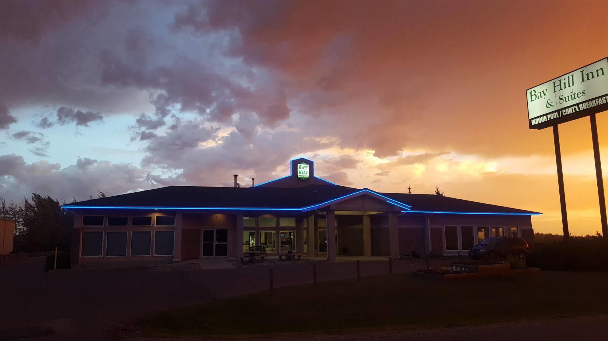Bay Hill Inns & Suites Neepawa Екстер'єр фото