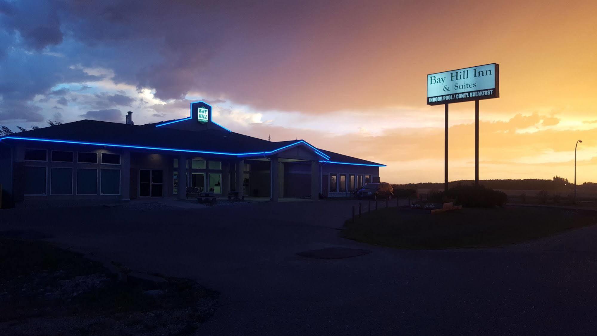 Bay Hill Inns & Suites Neepawa Екстер'єр фото