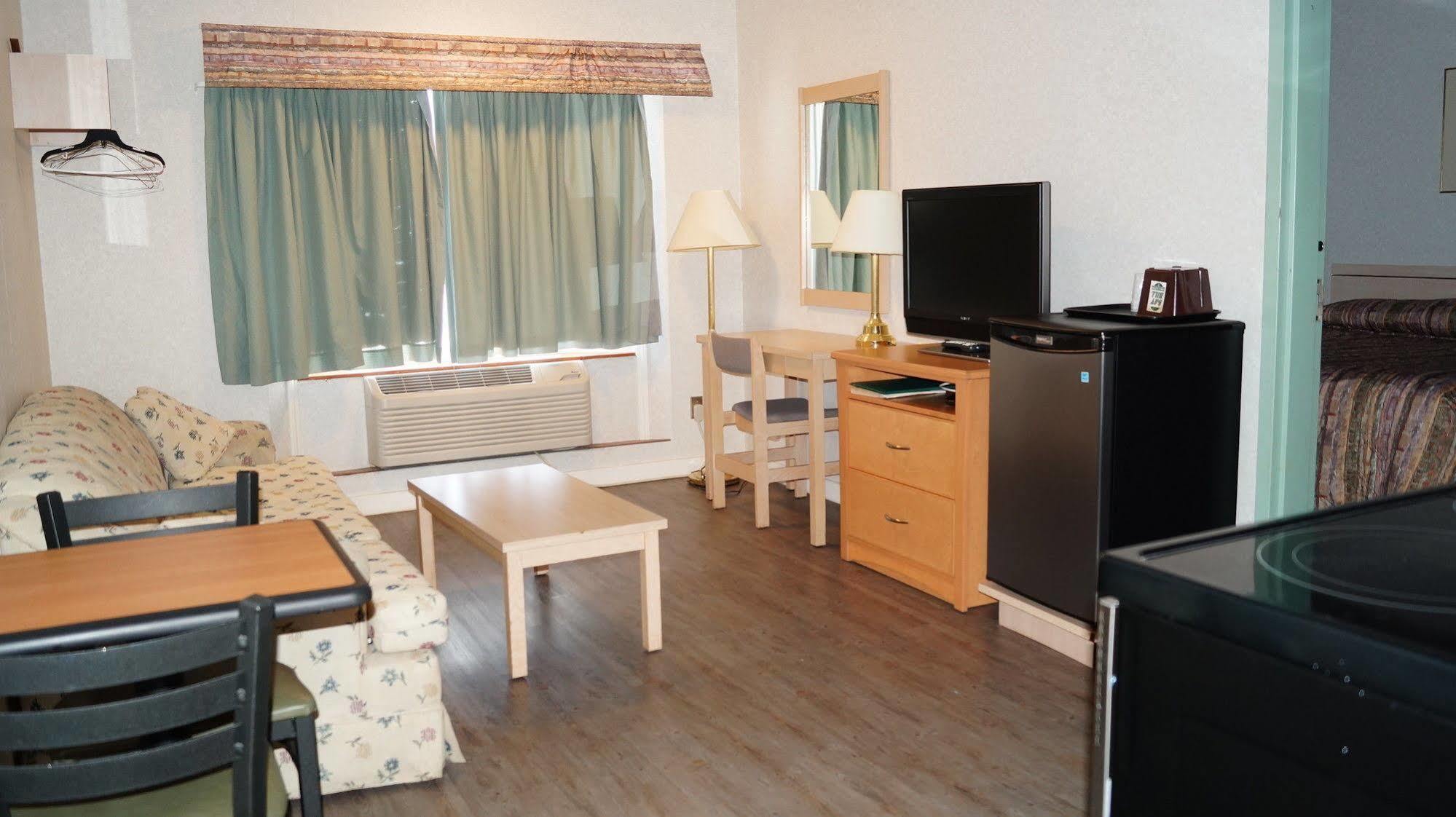 Bay Hill Inns & Suites Neepawa Екстер'єр фото