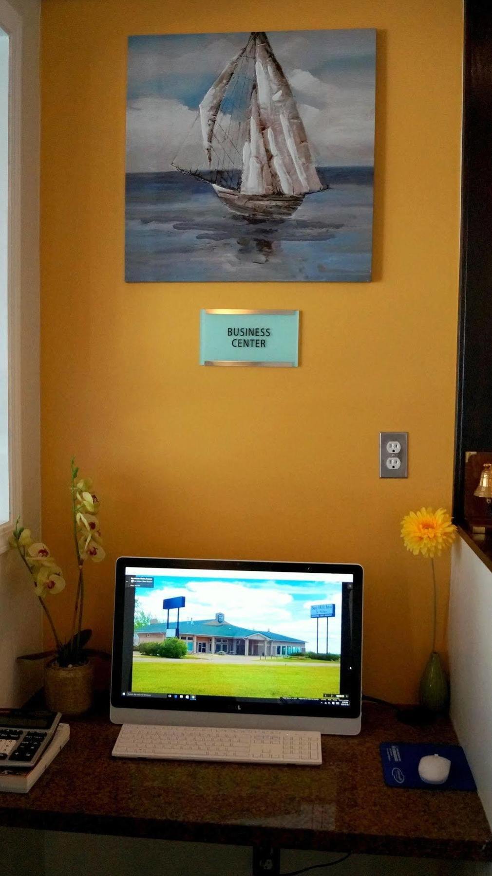Bay Hill Inns & Suites Neepawa Екстер'єр фото