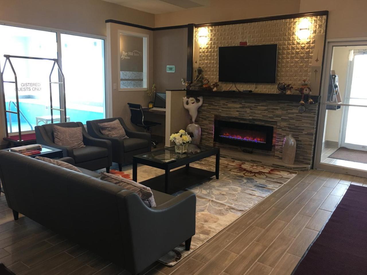 Bay Hill Inns & Suites Neepawa Екстер'єр фото