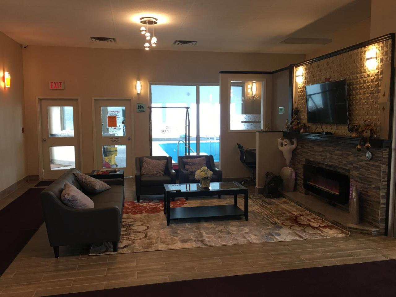 Bay Hill Inns & Suites Neepawa Екстер'єр фото